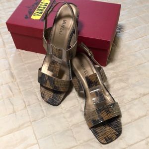 VanEli Berdine  Size 9M Brown/Black Leather Low Heeled Sandals